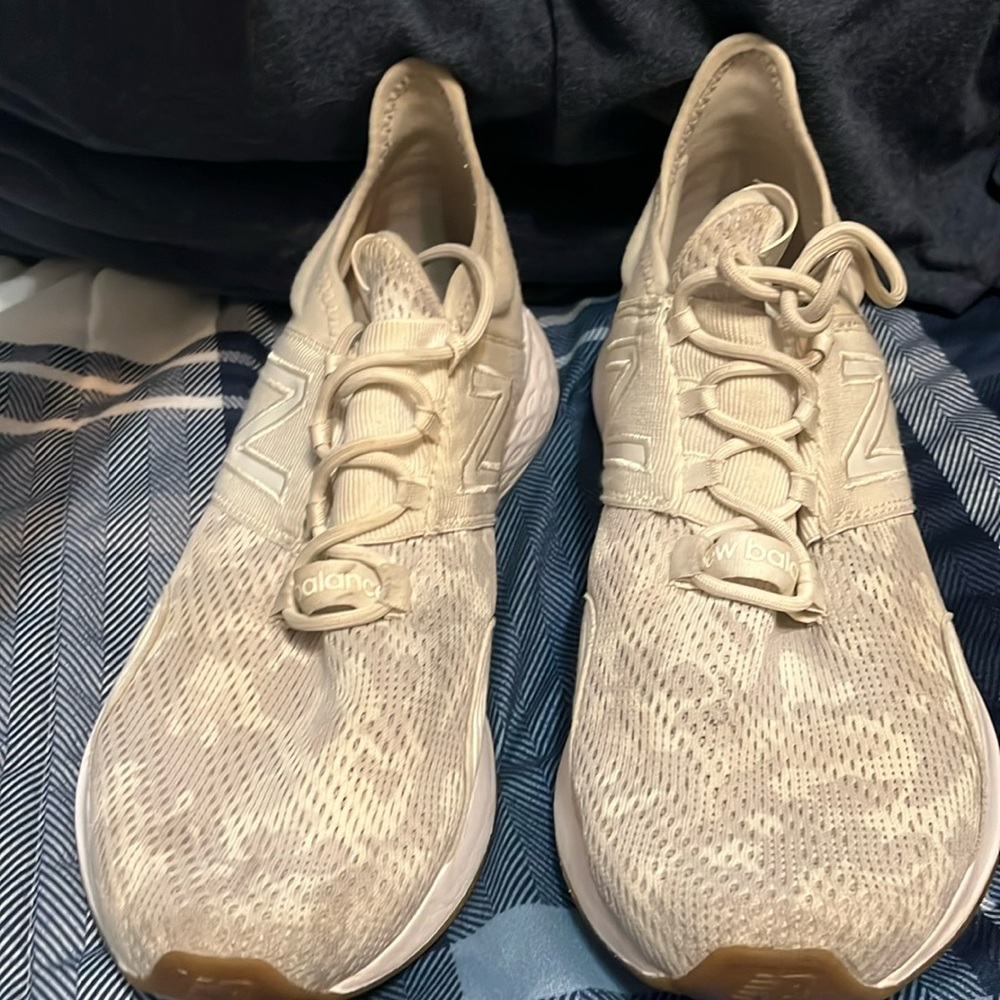 Size 8 1/2 men’s used 

- no box 
- shipped next day
- medium wear